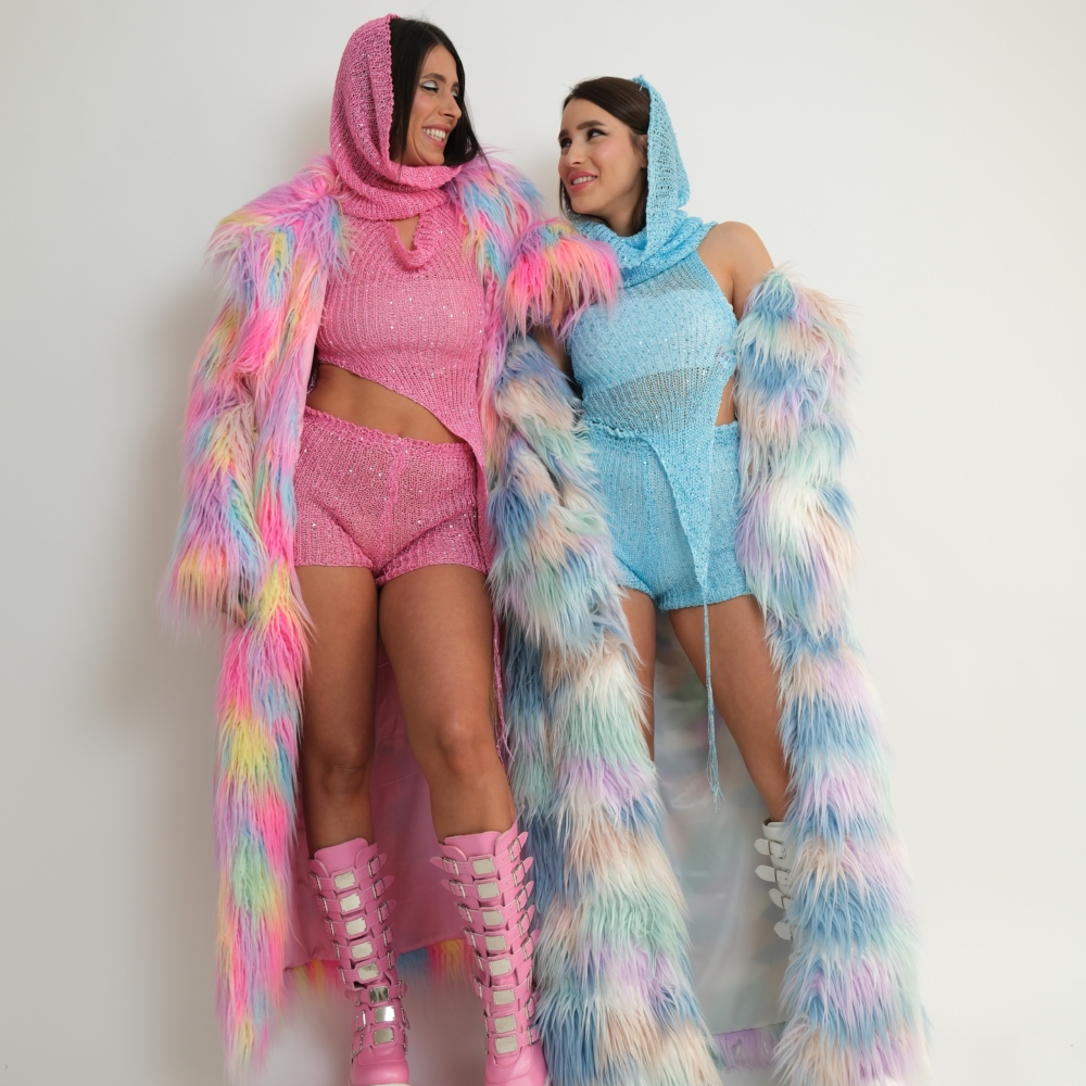 מעיל פרווה דגם "Rainbow Fur Coat"